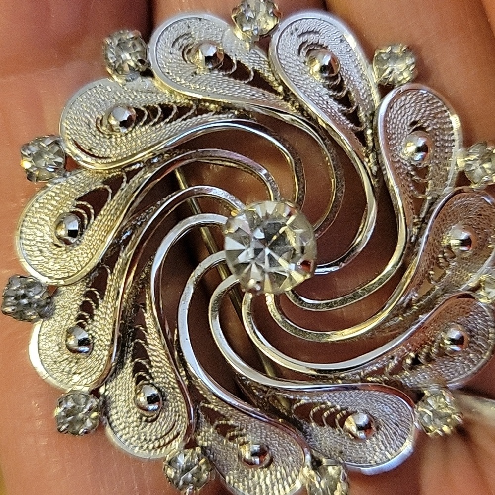 Vintage Lang Sterling Silver Flower Brooch - Picture 4 of 6